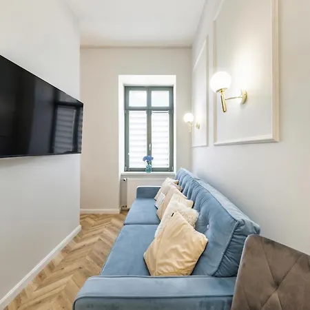 Radwanska Apartment *